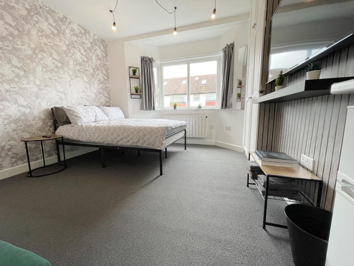 Cosy Bright Studio Apartment Close To Wembley Stadium ロンドン エクステリア 写真